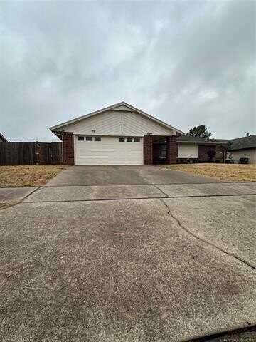 1044 E 145th Place, Glenpool, OK 74033