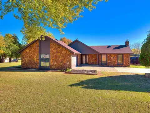 863 Bobcat Road, Tuttle, OK 73089