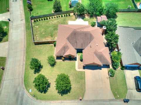 1309 Nottingham Circle, Shawnee, OK 74804