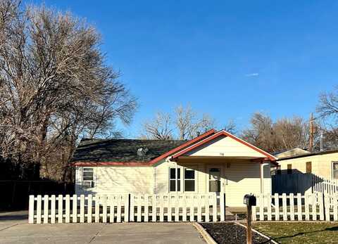 718 W 11th St, Goodland, KS 67735