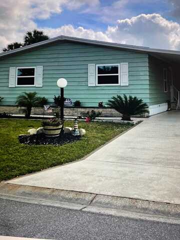 8400 Princess Ct, Palmetto, FL 34221