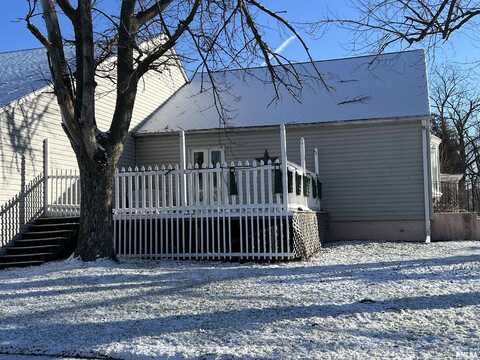 560 4TH Avenue South, Clinton, IA 52732