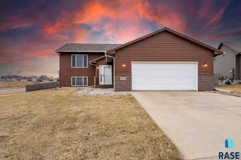 4604 W Pat St, Sioux Falls, SD 57107