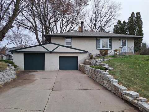 2215 Shawnee Drive, North Saint Paul, MN 55109