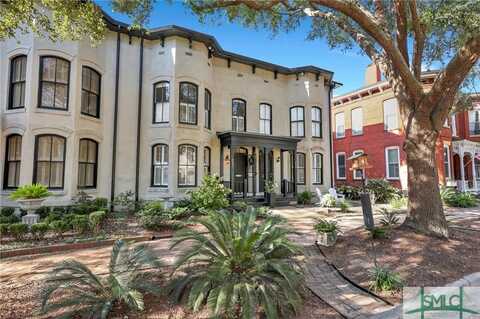 621 Tattnall Street, Savannah, GA 31401