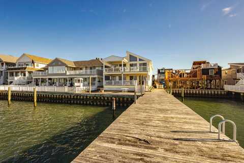 38 Bay Ave Ave, Ocean City, NJ 08226