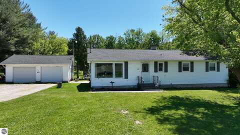 648 E Remus Road, Mount Pleasant, MI 48858