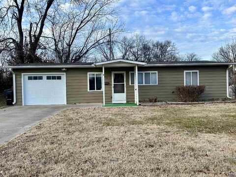 916 SW 31st Ter, Topeka, KS 66611