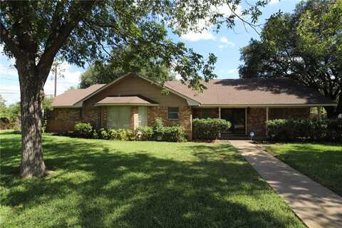 608 W 5th Street, Mc Gregor, TX 76657