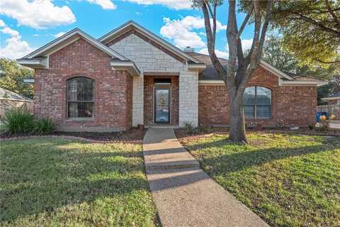 208 Fannin Drive, Hewitt, TX 76643