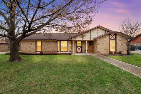 144 Crockett Lane, Hewitt, TX 76643