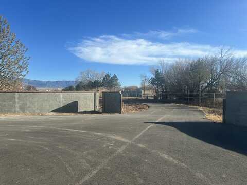 390 Pueblita Lane, Corrales, NM 87048