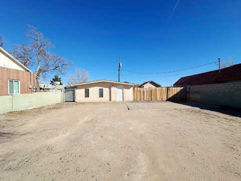 462 61ST Street NW, Albuquerque, NM 87105