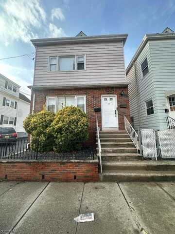 18 Milosh St, Clifton, NJ 07011