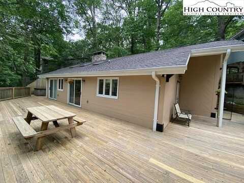 1300 Laurel Lane, Blowing Rock, NC 28605