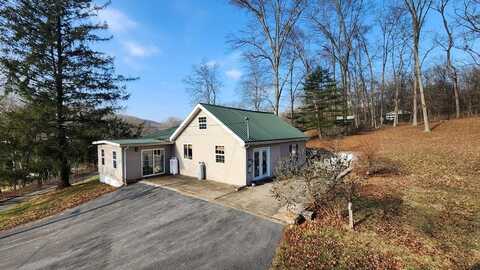 9 Long Lane, Mt. Union, PA 17066