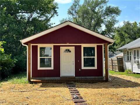 716 S Ash Street, Ottawa, KS 66067