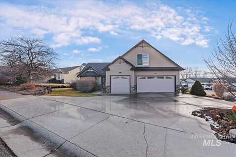 1645 NE Cinder Loop, Mountain Home, ID 83647