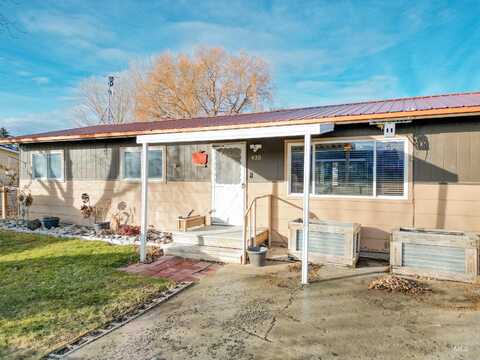 435 Adeline Ave, Hansen, ID 83334