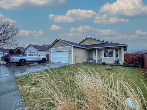 5652 Mickshelly Circle, Klamath Falls, OR 97603