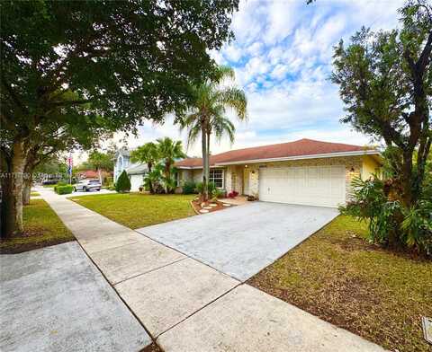 4853 NW 50th Ct, Coconut Creek, FL 33073