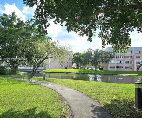 10303 Sunrise Lakes Blvd, Sunrise, FL 33322