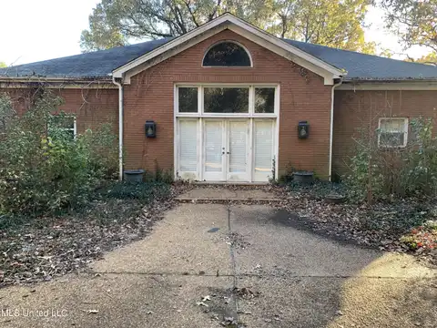 7180 Whitten Place Drive, Southaven, MS 38672