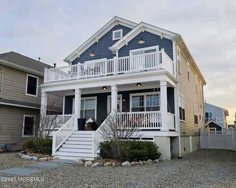 16 Bryn Mawr Avenue, Lavallette, NJ 08735