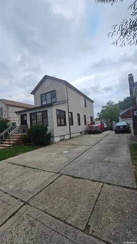 22 S 17 Street, New Hyde Park, NY 11040