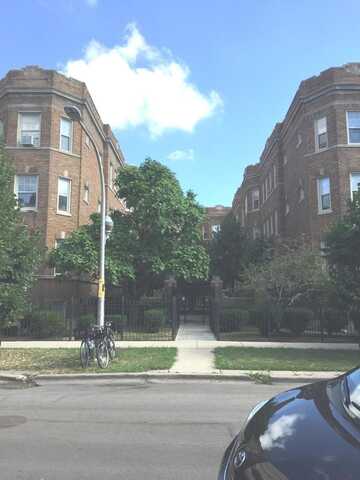 832 W Sunnyside Avenue, Chicago, IL 60640