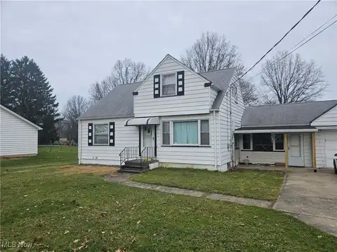 1769 E Ridgewood Drive, Seven Hills, OH 44131