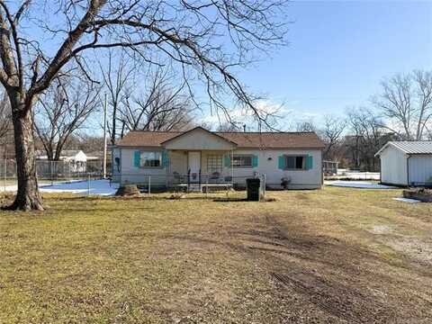 911 N Kern Avenue, Okmulgee, OK 74447