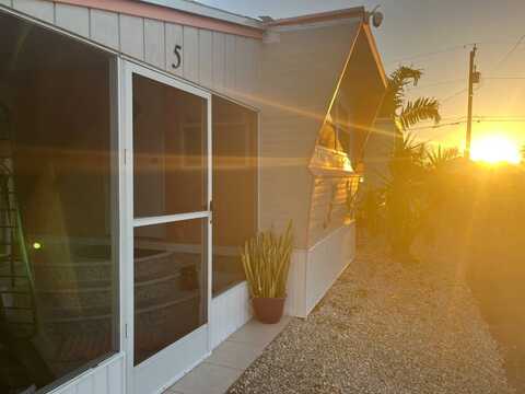 2581 Oleander St, St James, FL 33956