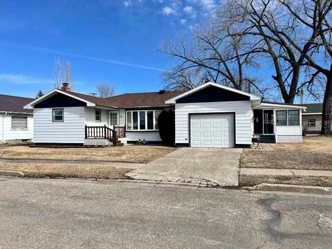 15 3rd St N, Wishek, ND 58495