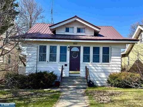 807 Harrison St, Eveleth, MN 55734