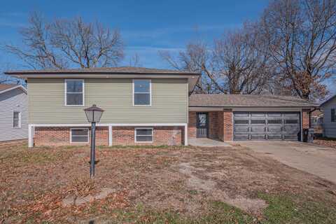 739 Meadowbrook Circle, Moberly, MO 65270