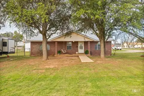 909 W 12th St, Robert Lee, TX 76945