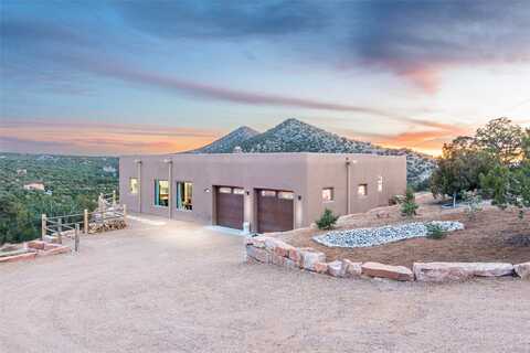 80 Paseo del Pinon, Santa Fe, NM 87508