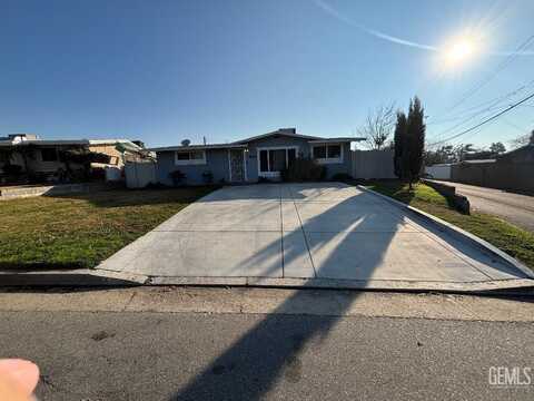 1105 Acacia Avenue, Bakersfield, CA 93305