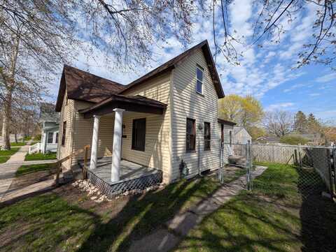 411 Mckee Street, Manistee, MI 49660