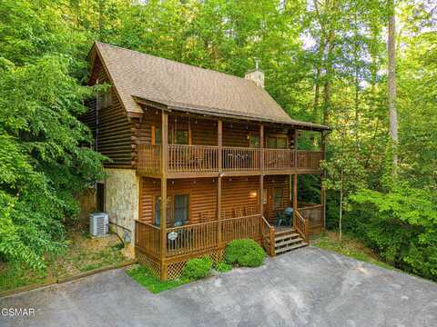 678 Eagles Blvd Way Way, Pigeon Forge, TN 37863