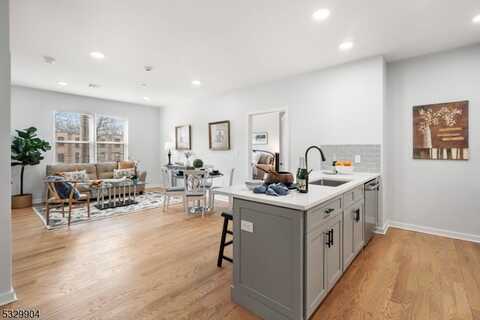 660 Bloomfield Ave, Unit 407, Bloomfield, NJ 07003