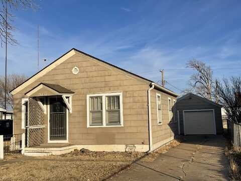 1727 N Maple, Russell, KS 67665