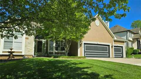 5713 NE Sapphire Court, Lees Summit, MO 64064