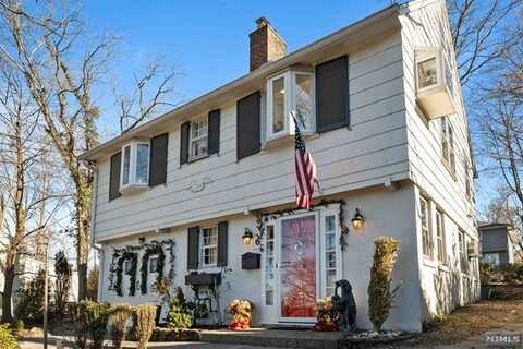 6 Shady Terrace, Wayne, NJ 07470