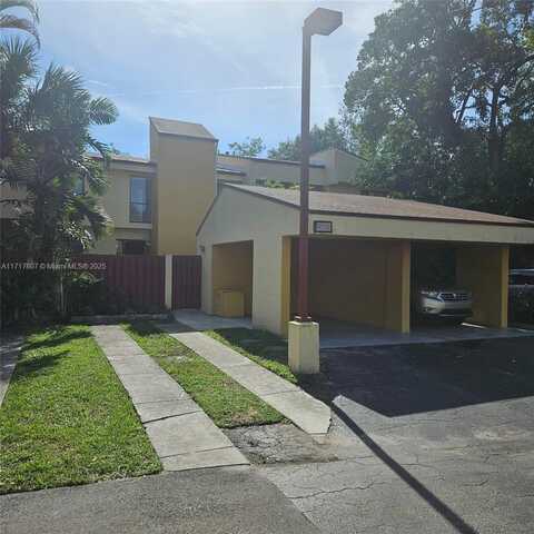 8532 NW 9th Pl, Plantation, FL 33324