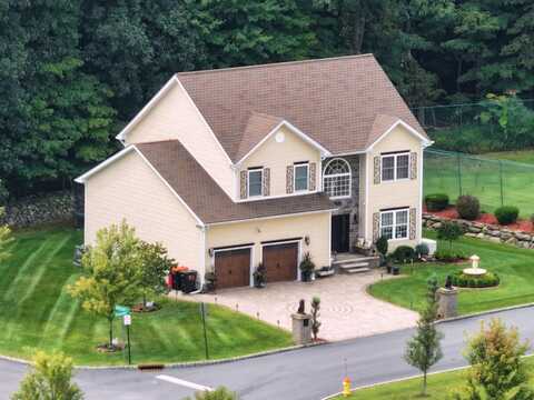 1 Panorama Drive, New Windsor, NY 12553