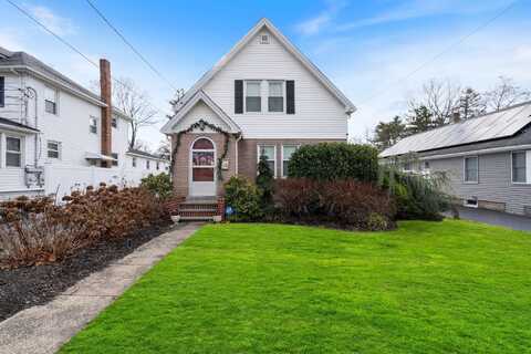 38 Vernon Street, Patchogue, NY 11772