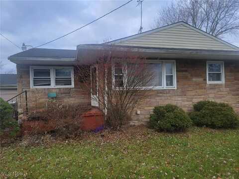 84 Bassett Lane, Youngstown, OH 44505