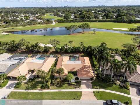 5884 Pinebrook Dr, Boca Raton, FL 33433